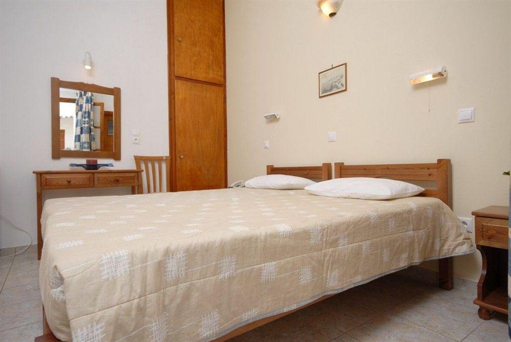 Naxos City Hotel Zeus מראה חיצוני תמונה